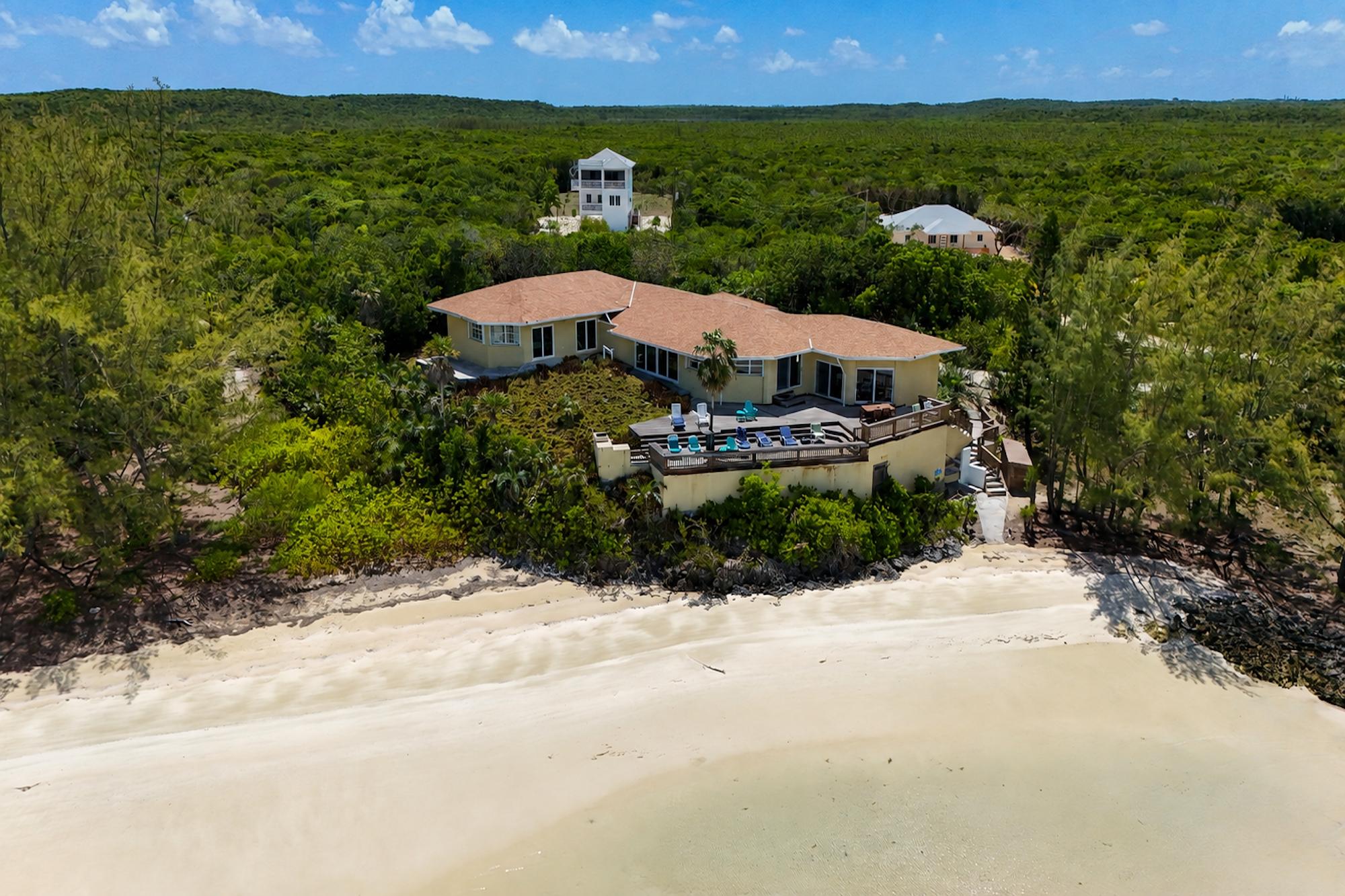 /listing-single-family-home-in-savannah-sound-81938.html from Coldwell Banker Bahamas Real Estate