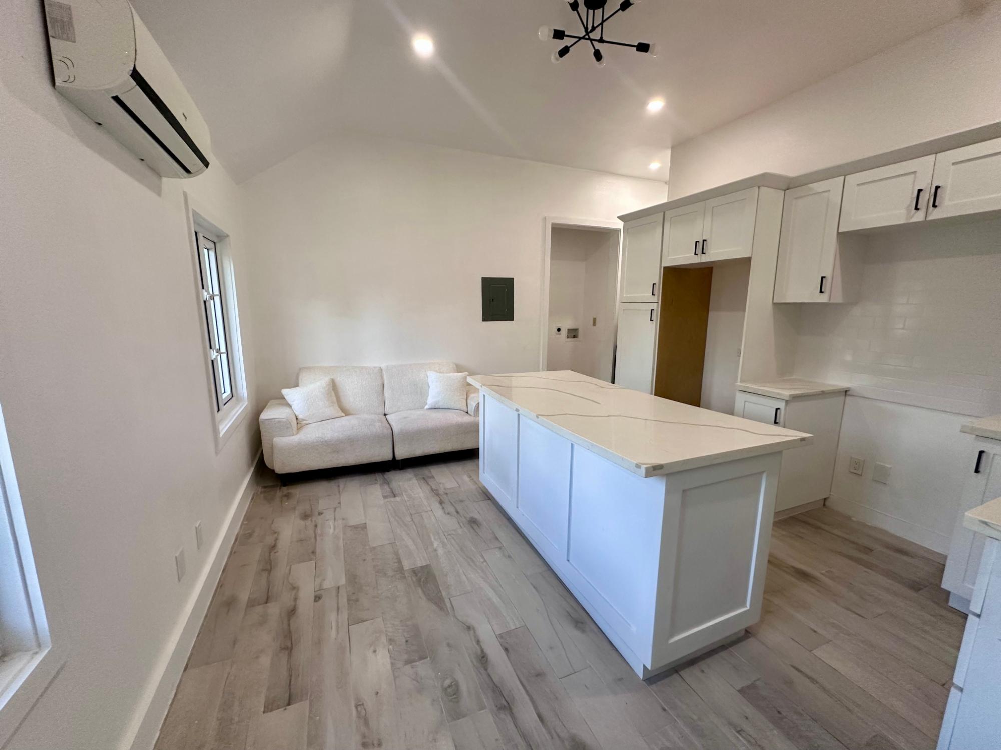 /listing-half-duplex-in-winton-82133.html from Coldwell Banker Bahamas Real Estate