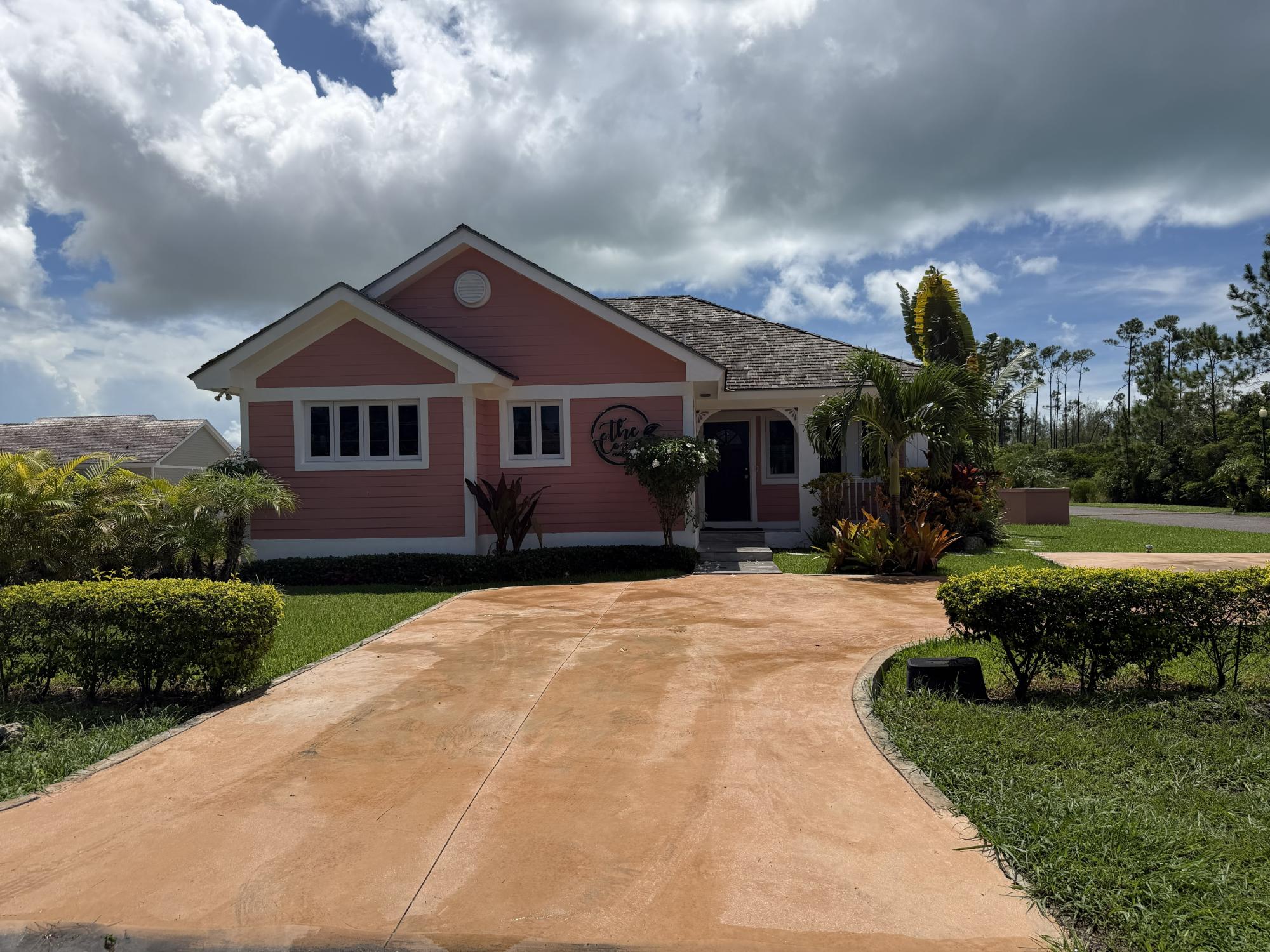 /listing-single-family-home-in-western-road-82268.html from Coldwell Banker Bahamas Real Estate