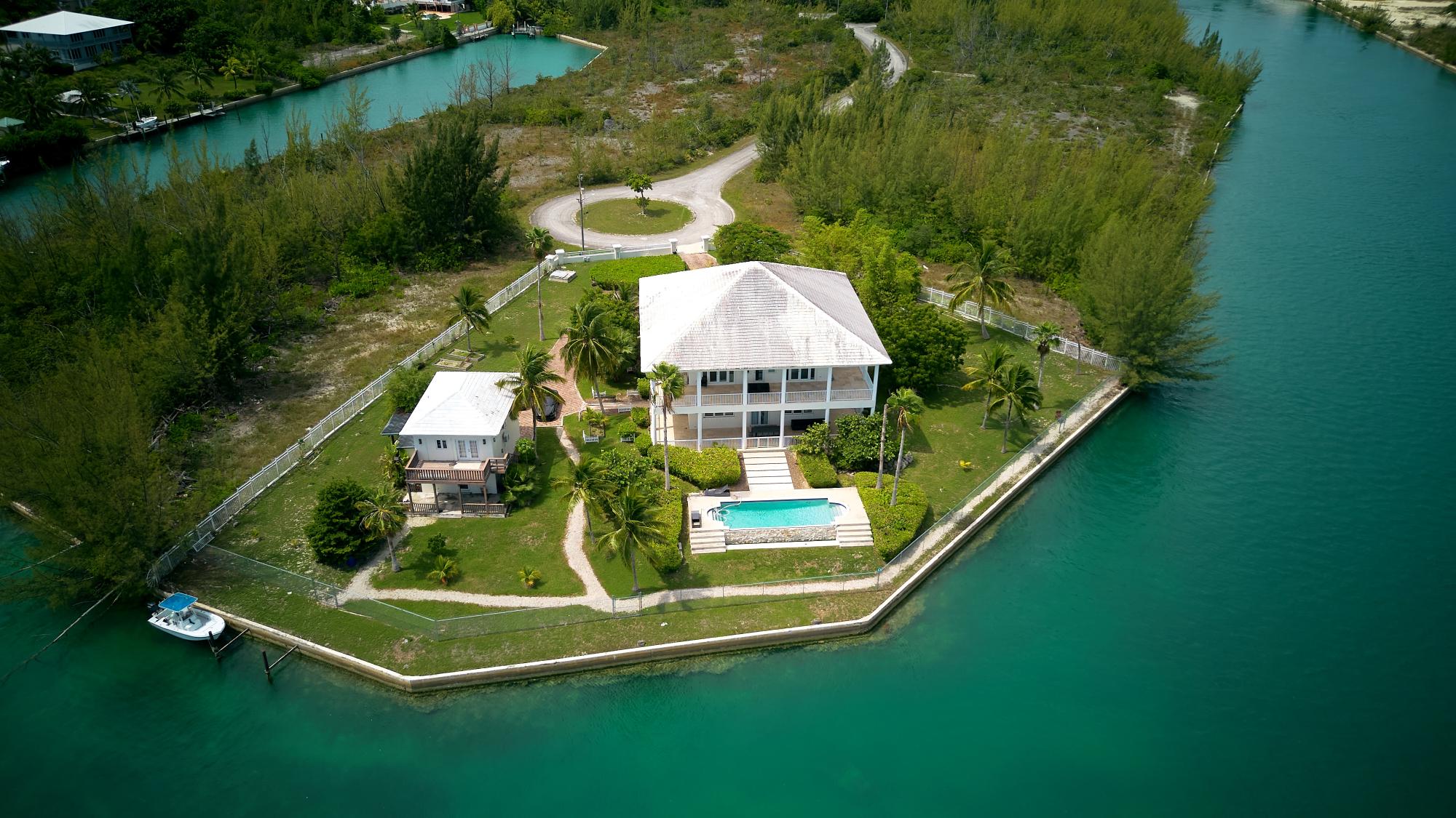 /listing-single-family-home-in-colony-bay-82291.html from Coldwell Banker Bahamas Real Estate