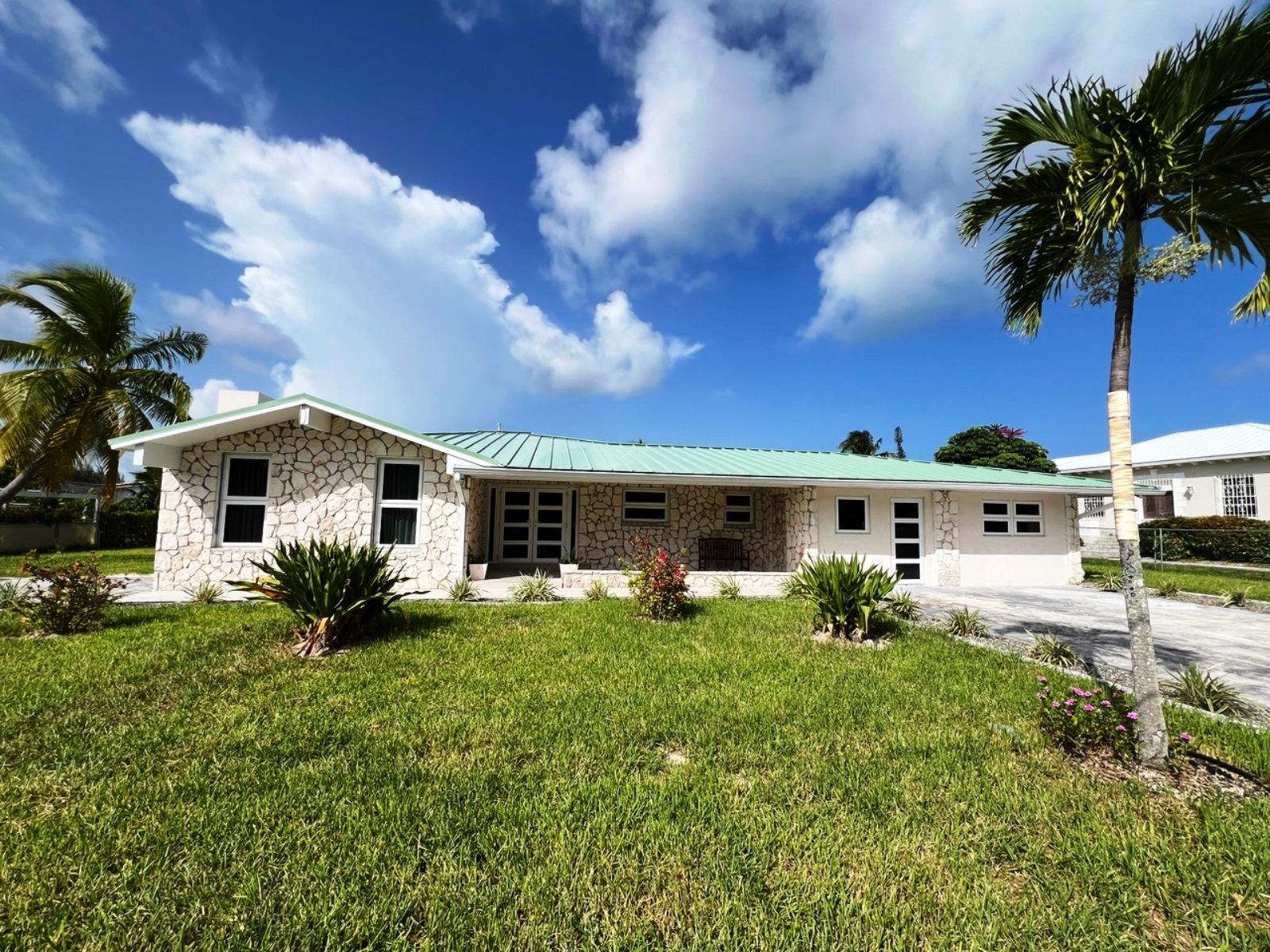 /listing-single-family-home-in-lucaya-82303.html from Coldwell Banker Bahamas Real Estate