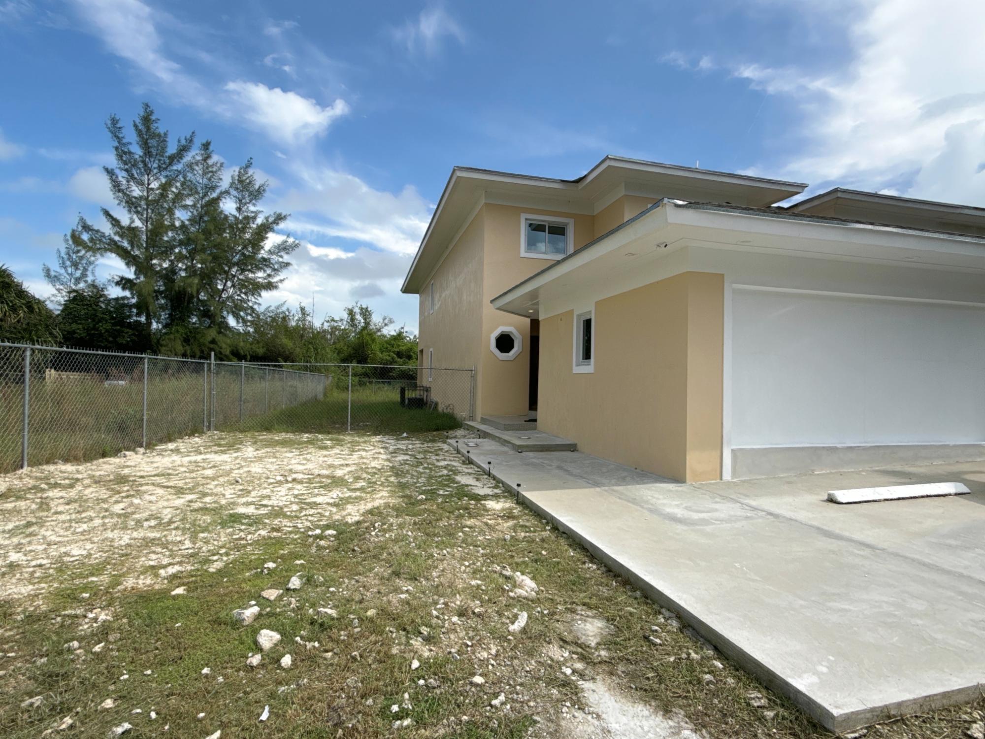 /listing-half-duplex-in-westridge-82312.html from Coldwell Banker Bahamas Real Estate