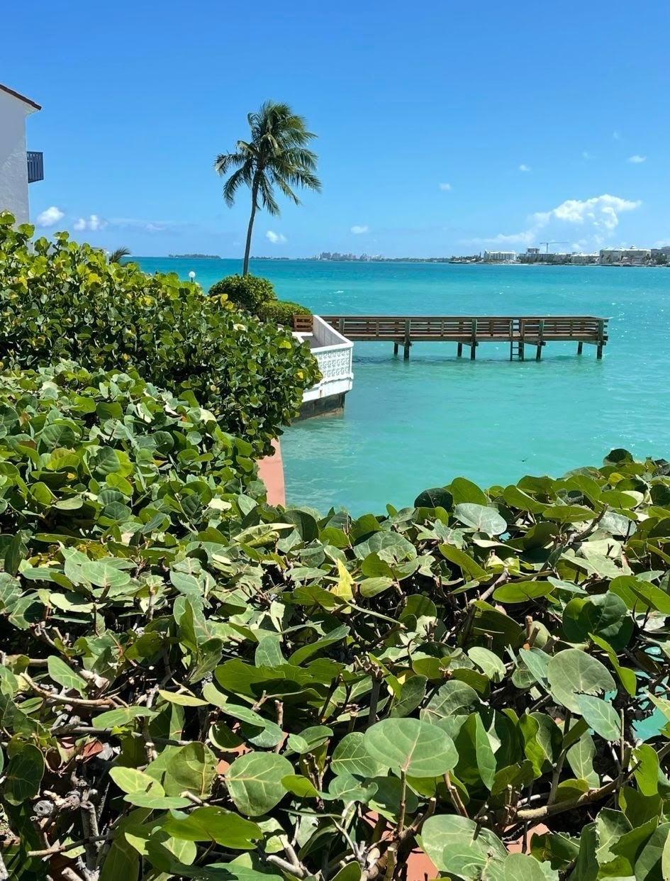 /listing-single-family-home-in-west-bay-street-82628.html from Coldwell Banker Bahamas Real Estate