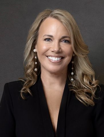 Heather-Lightbourn-Cowper-Bahamas-Broker